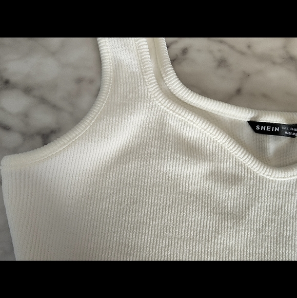 White Ribbed Tank Top. SHEIN. Size L - Picture 3 of 4